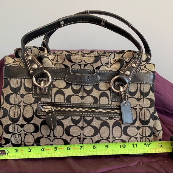Authentic Coach Signature handbag - Picture 1 of 6